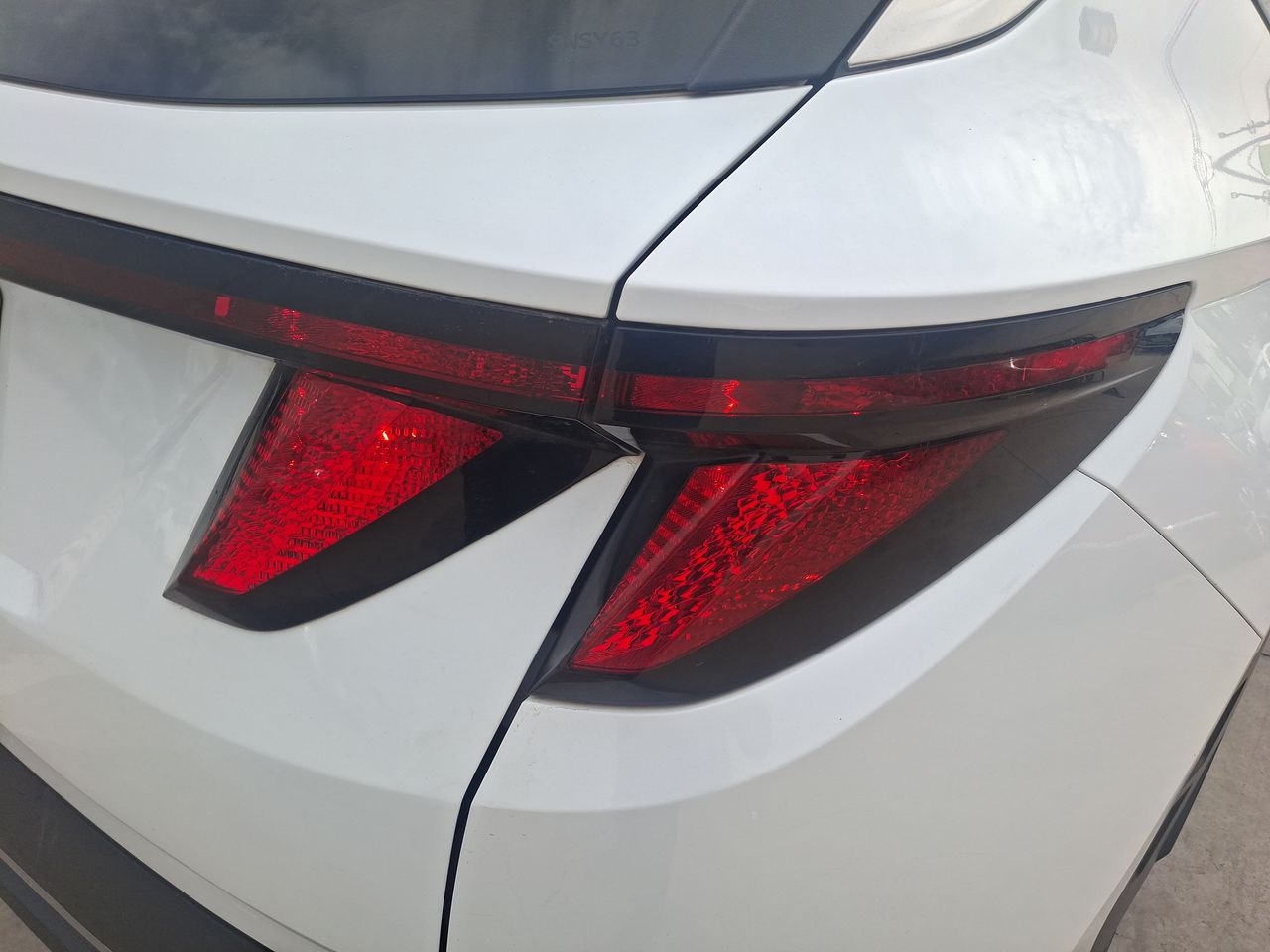 HYUNDAI - 20