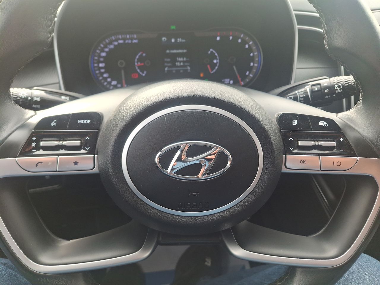 HYUNDAI - 24