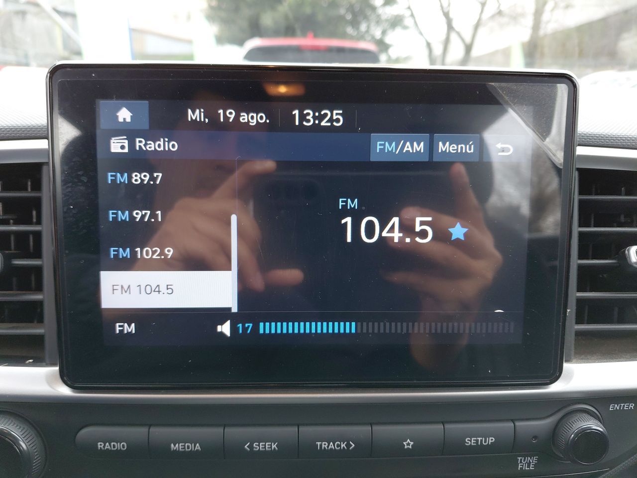 Hyundai Venue — foto 18 de 25
