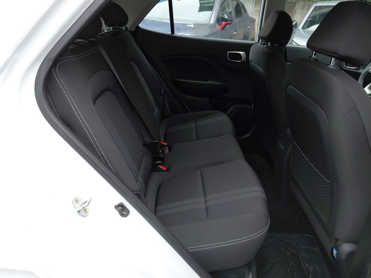 Hyundai Venue — foto 24 de 25