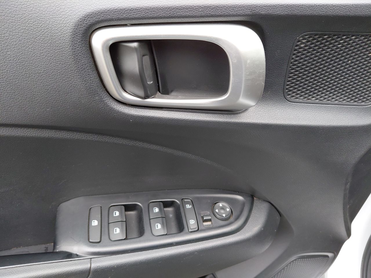 Hyundai Venue — foto 12 de 25