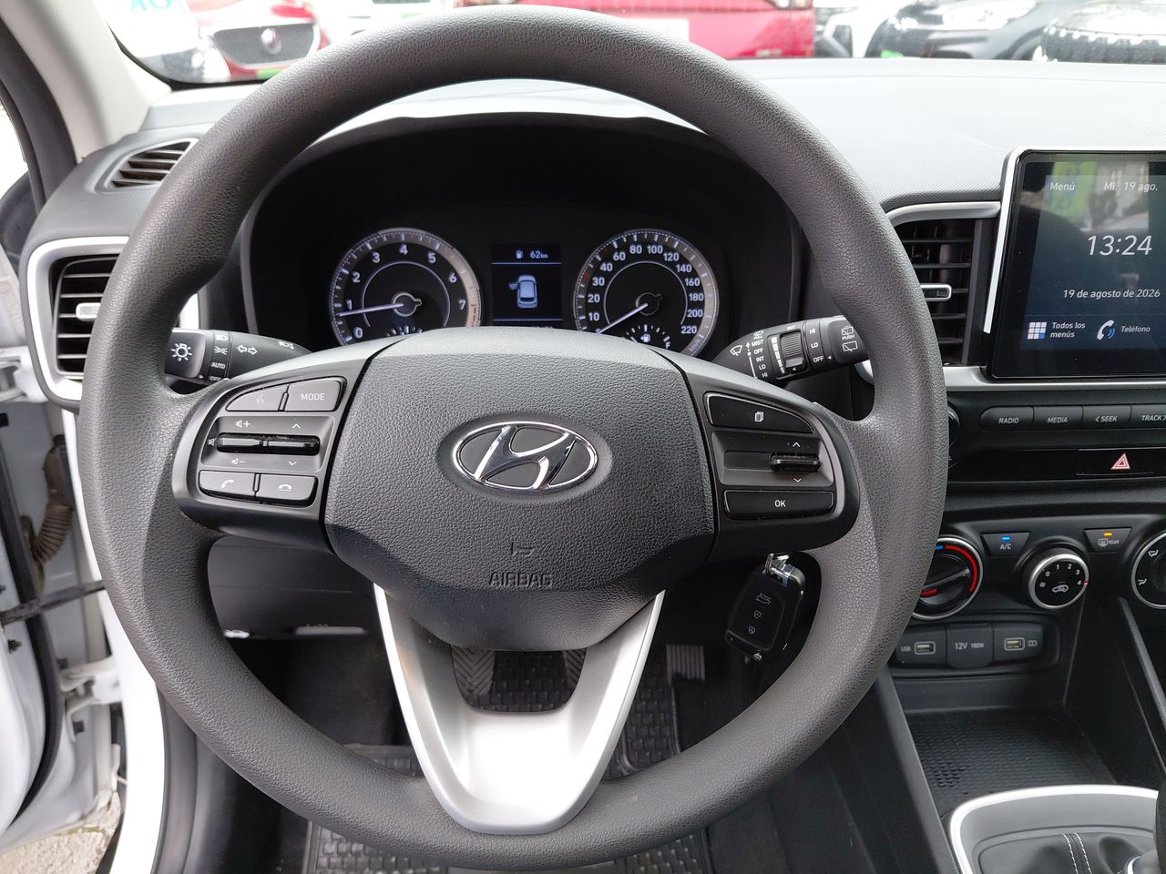 Hyundai Venue — foto 15 de 25