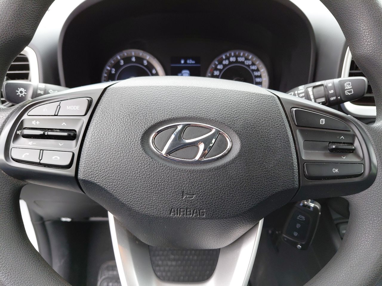 Hyundai Venue — foto 16 de 25