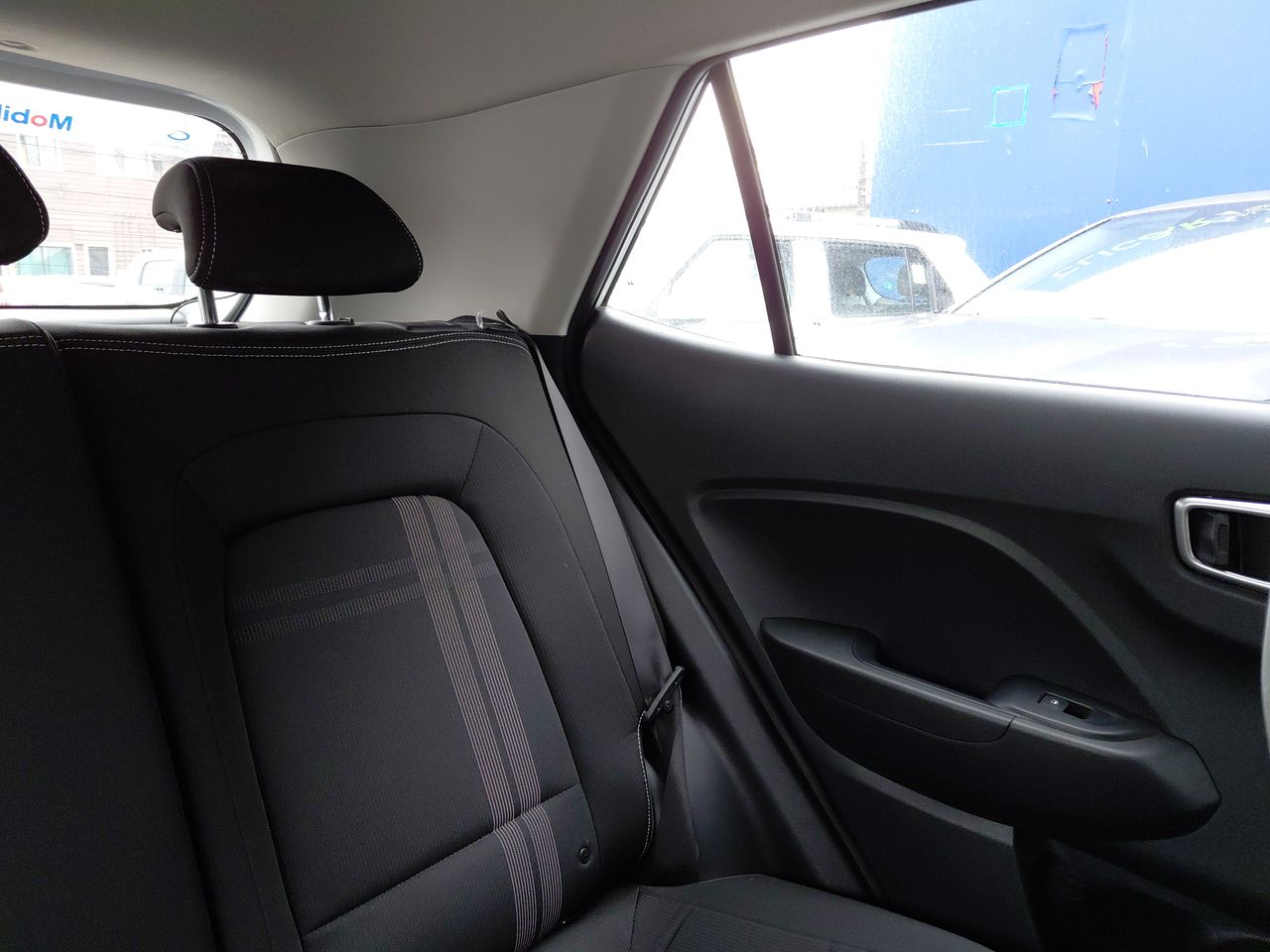 Hyundai Venue — foto 6 de 25