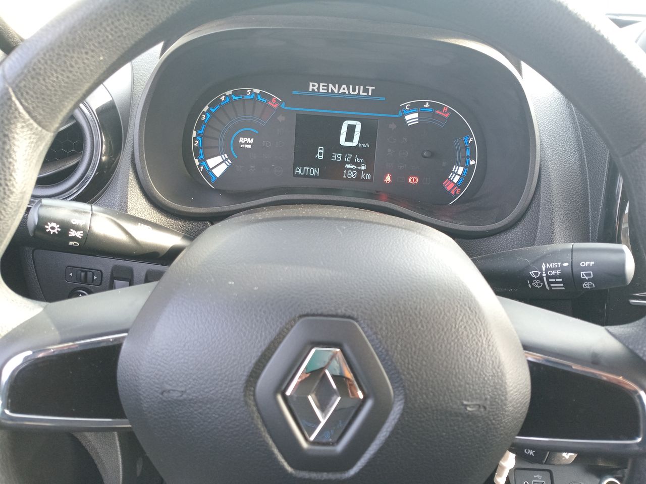 RENAULT - 15
