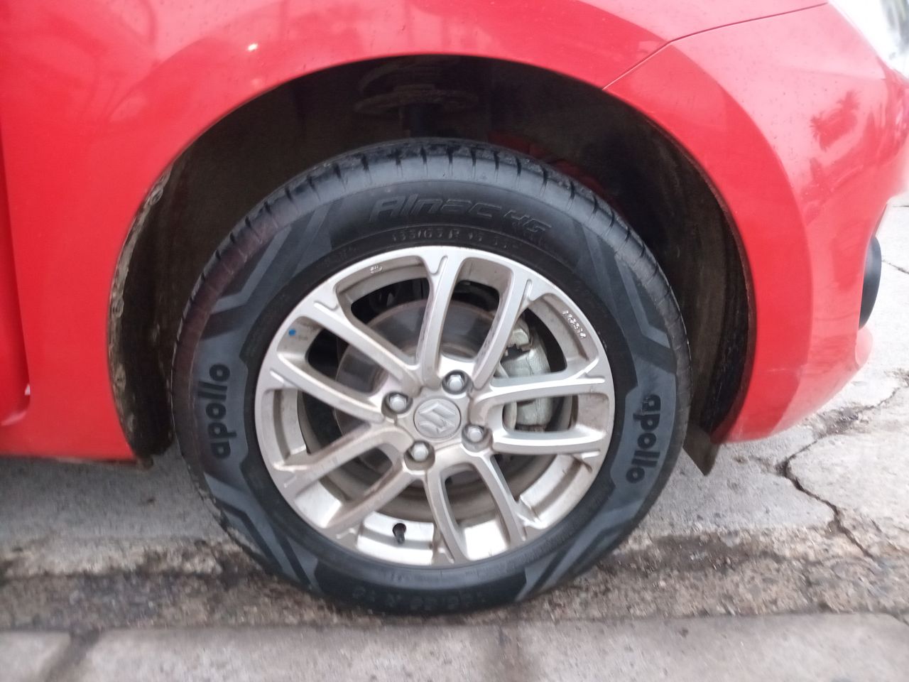 Suzuki Swift — foto 8 de 26