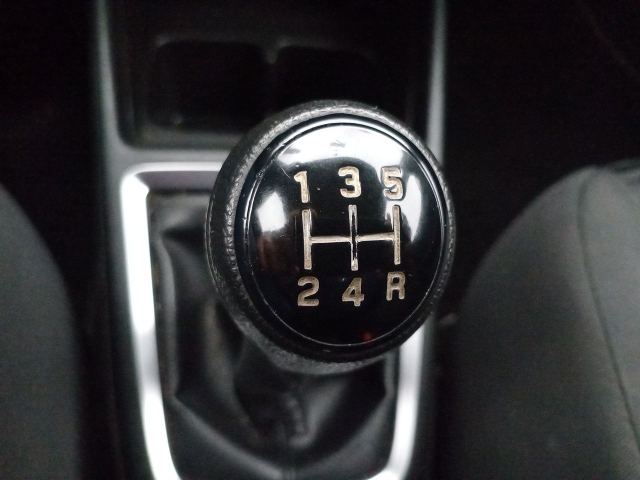 Suzuki Swift — foto 22 de 26