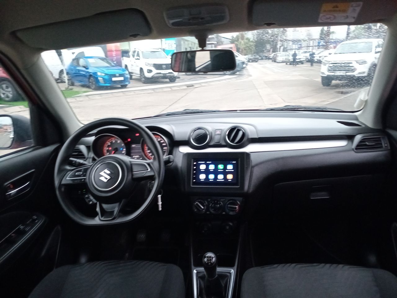 Suzuki Swift — foto 23 de 26