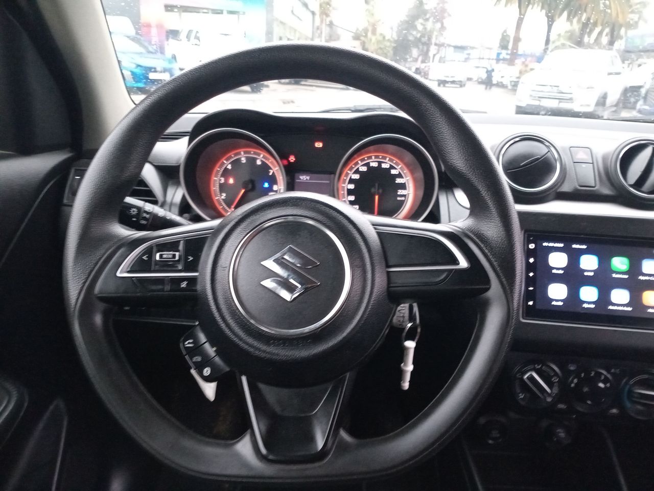 Suzuki Swift — foto 16 de 26