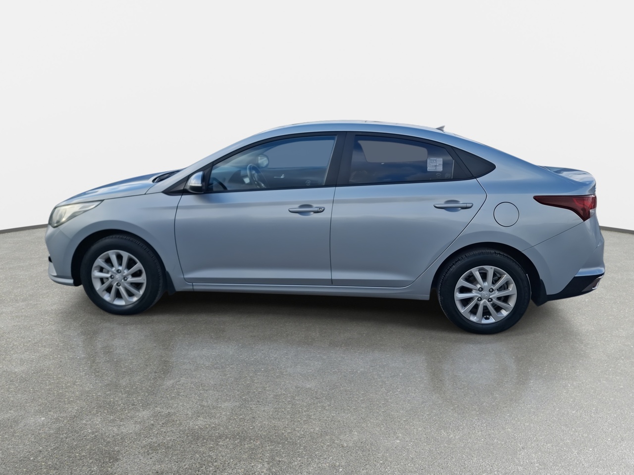 HYUNDAI - 4