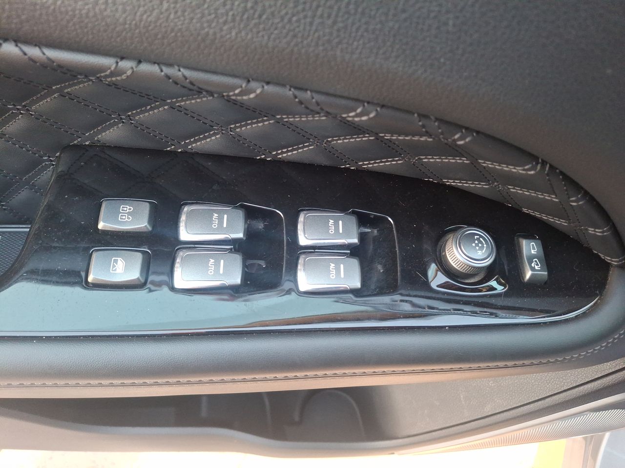 SSANGYONG - 22