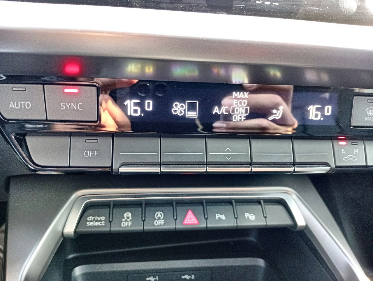 AUDI - 29