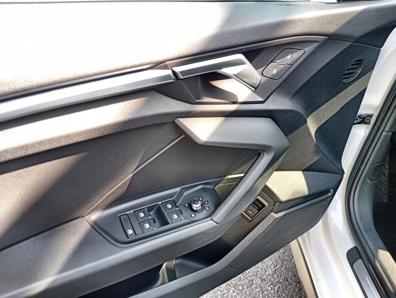 AUDI - 21