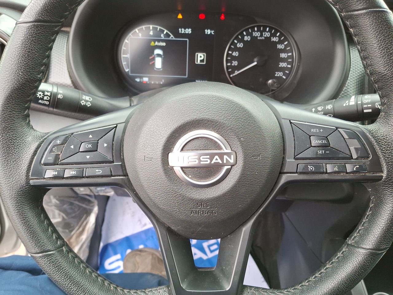 NISSAN - 27
