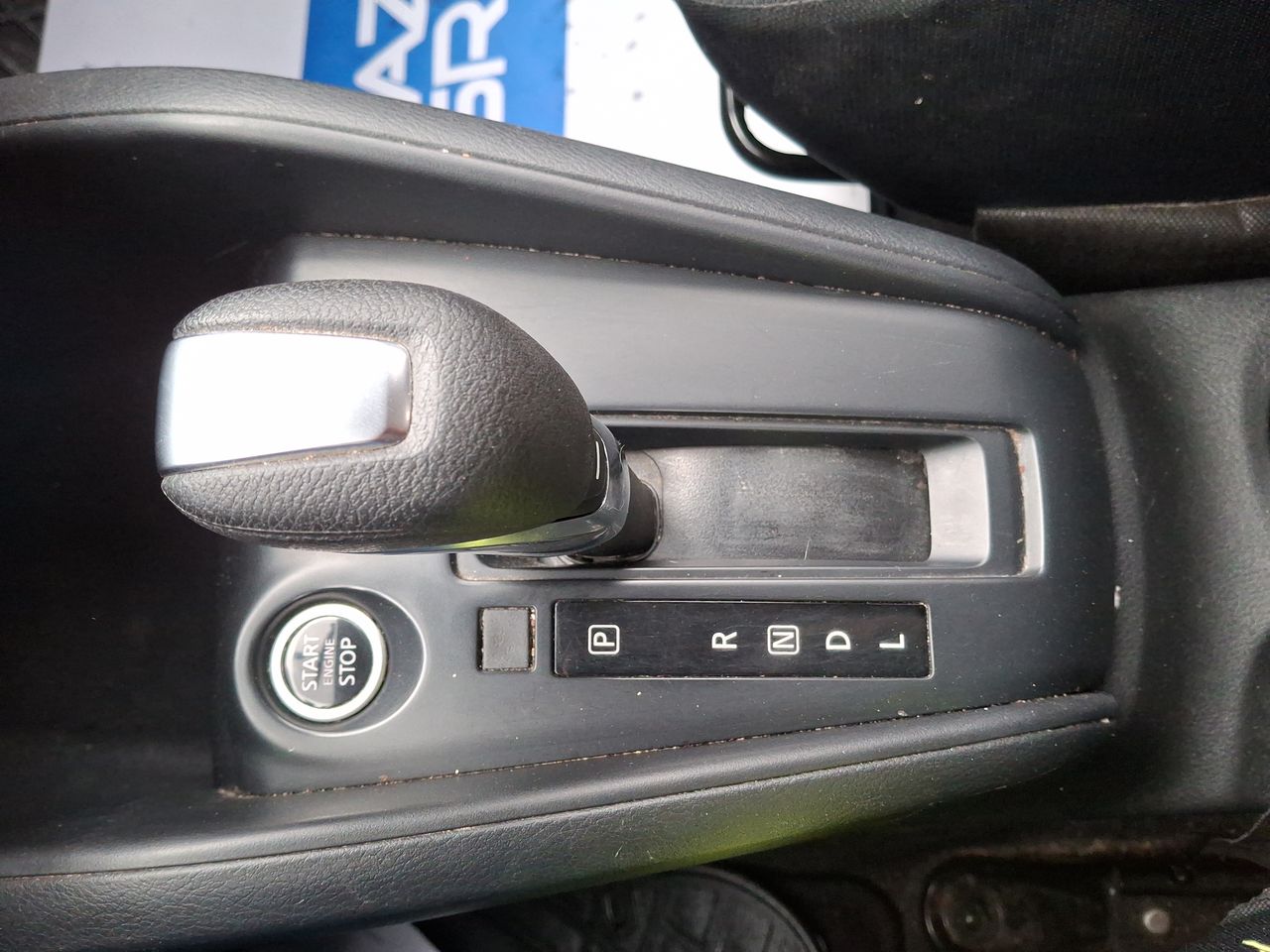 NISSAN - 32