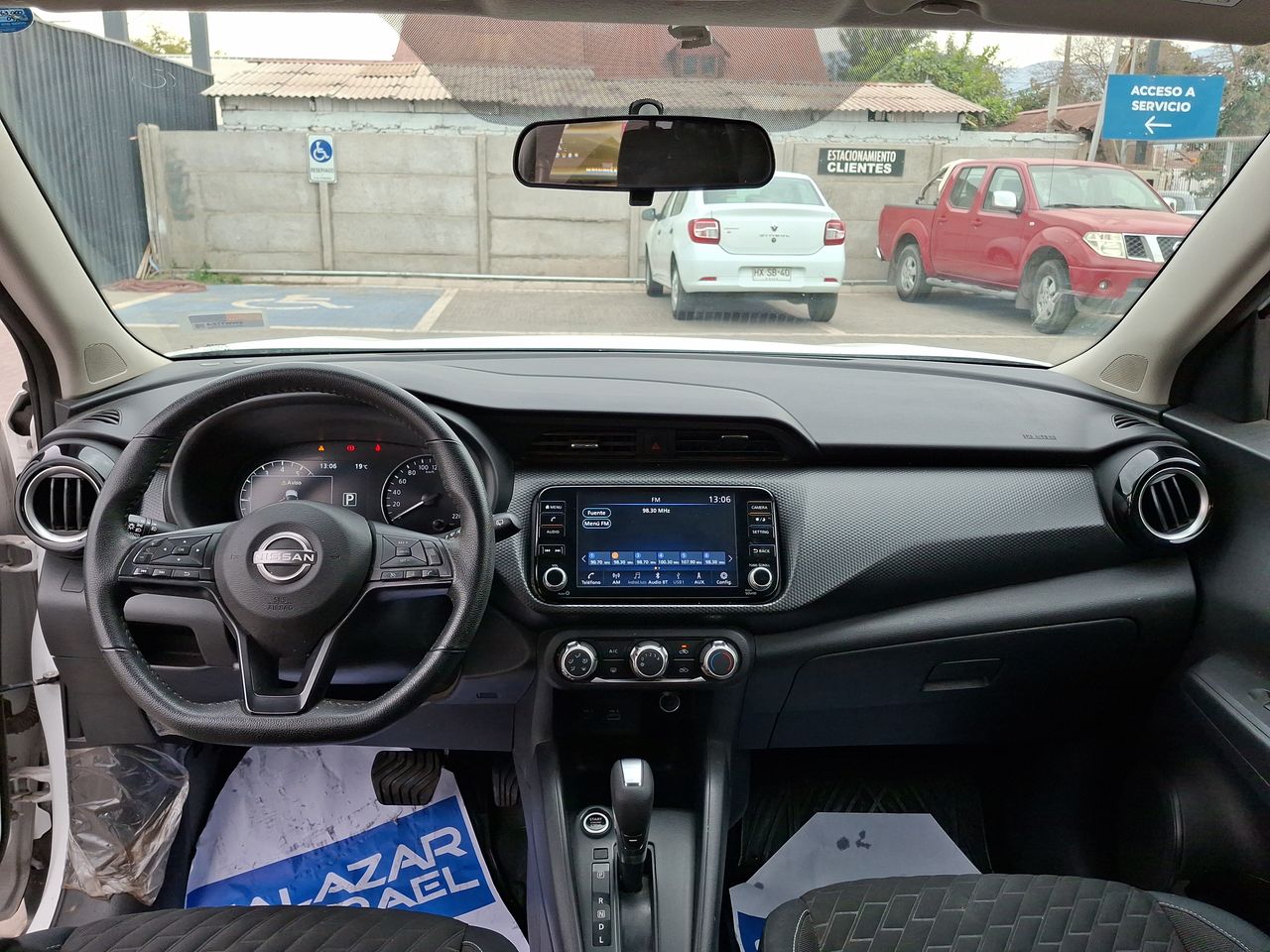 NISSAN - 33