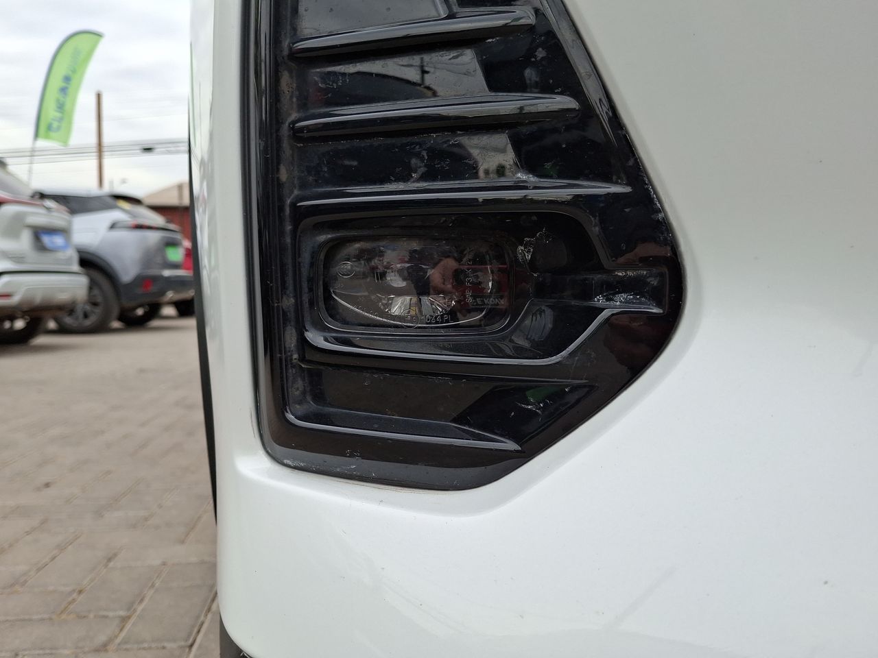 NISSAN - 20