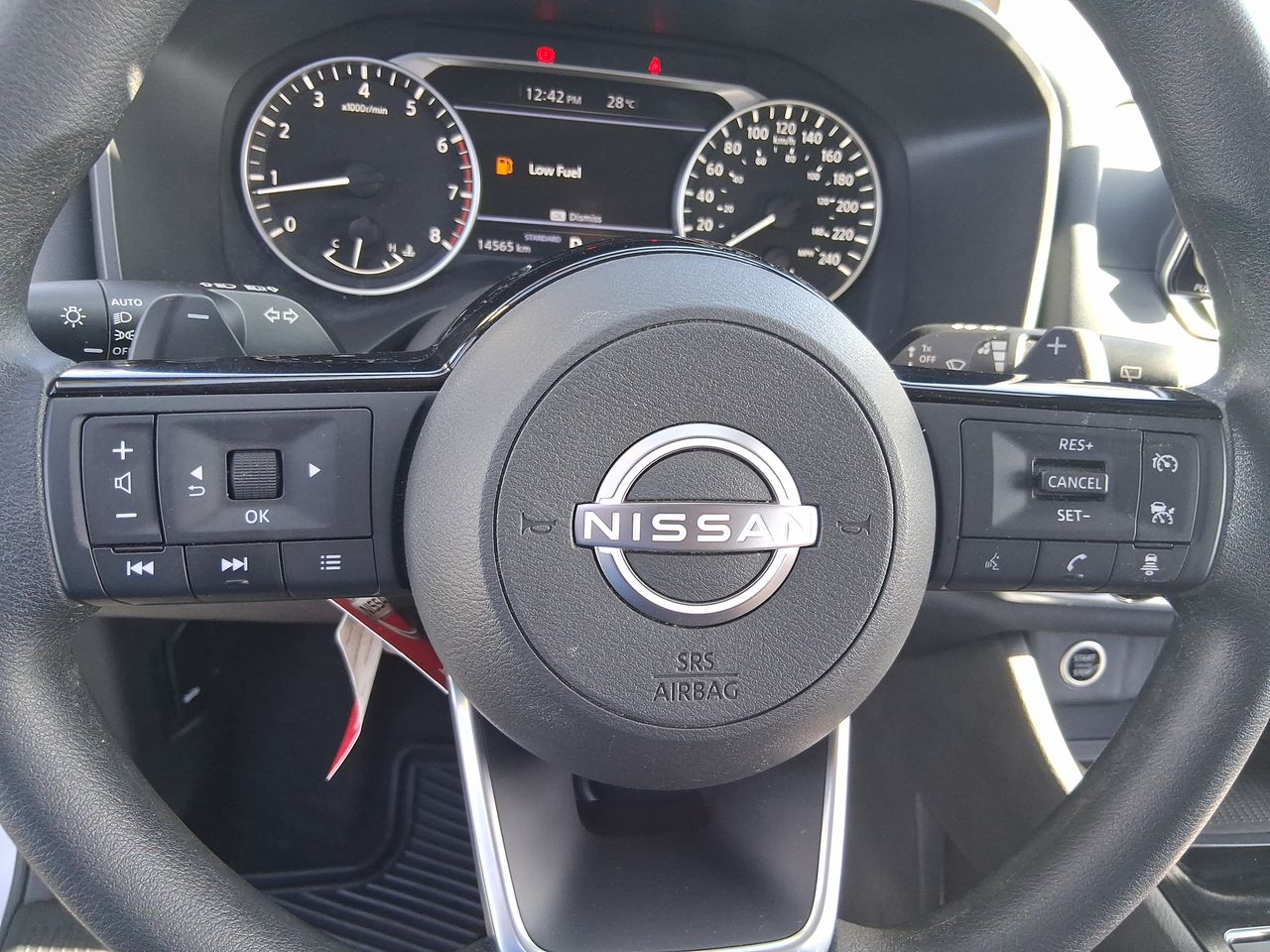 NISSAN - 25