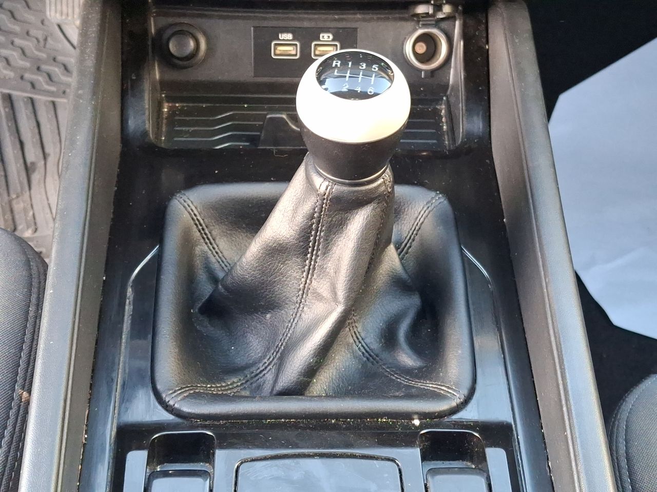 SSANGYONG - 32