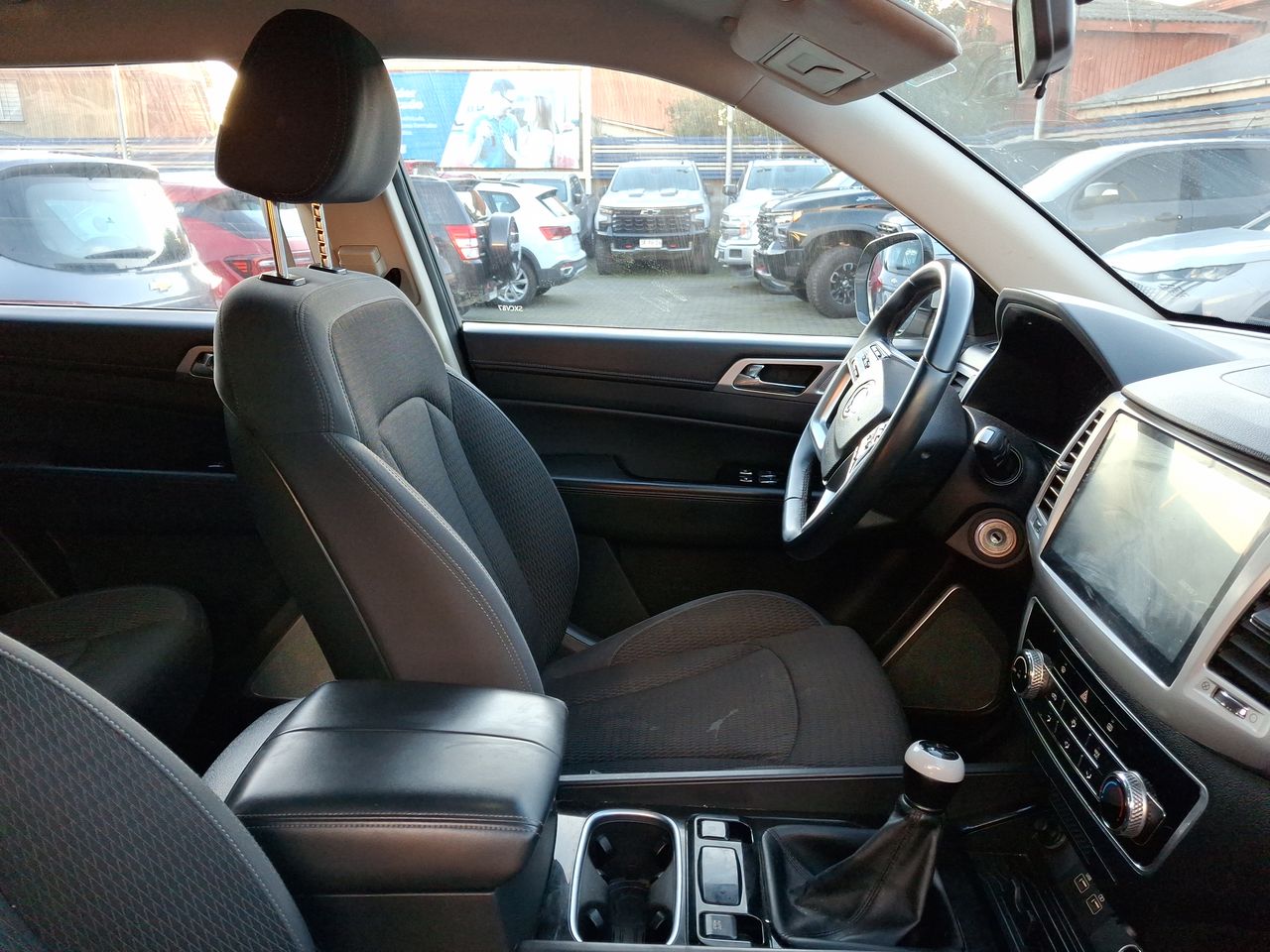 SSANGYONG - 16