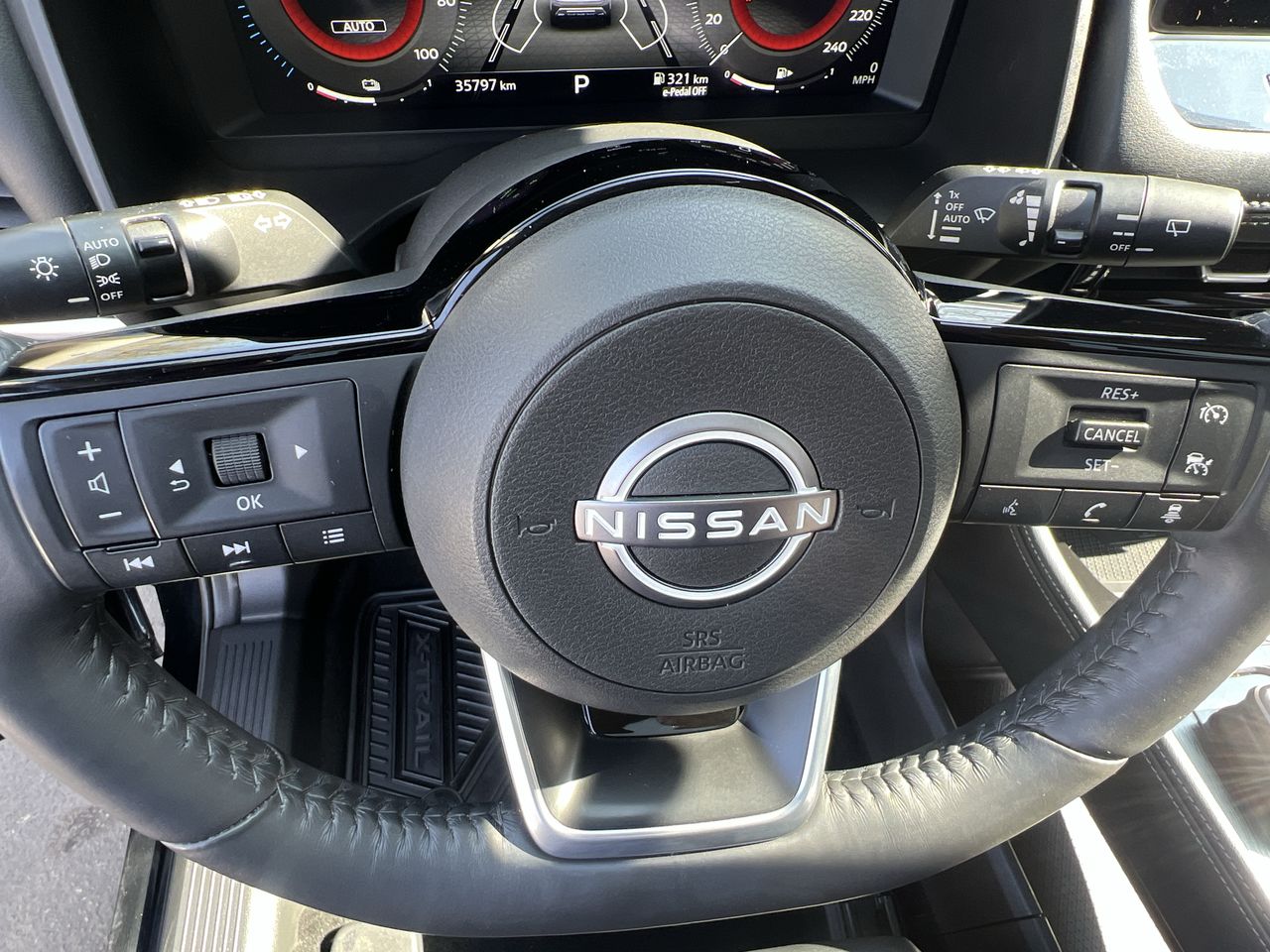 NISSAN - 27