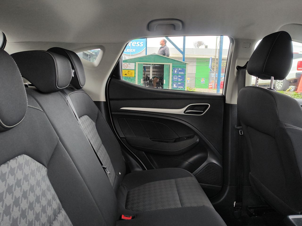 MG Zs — foto 24 de 25
