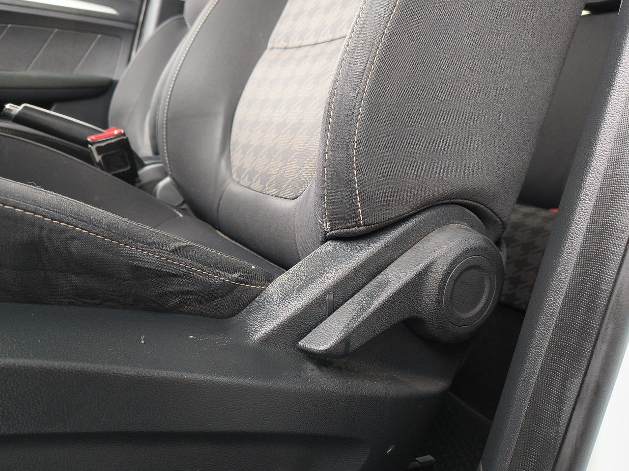 MG Zs — foto 16 de 25