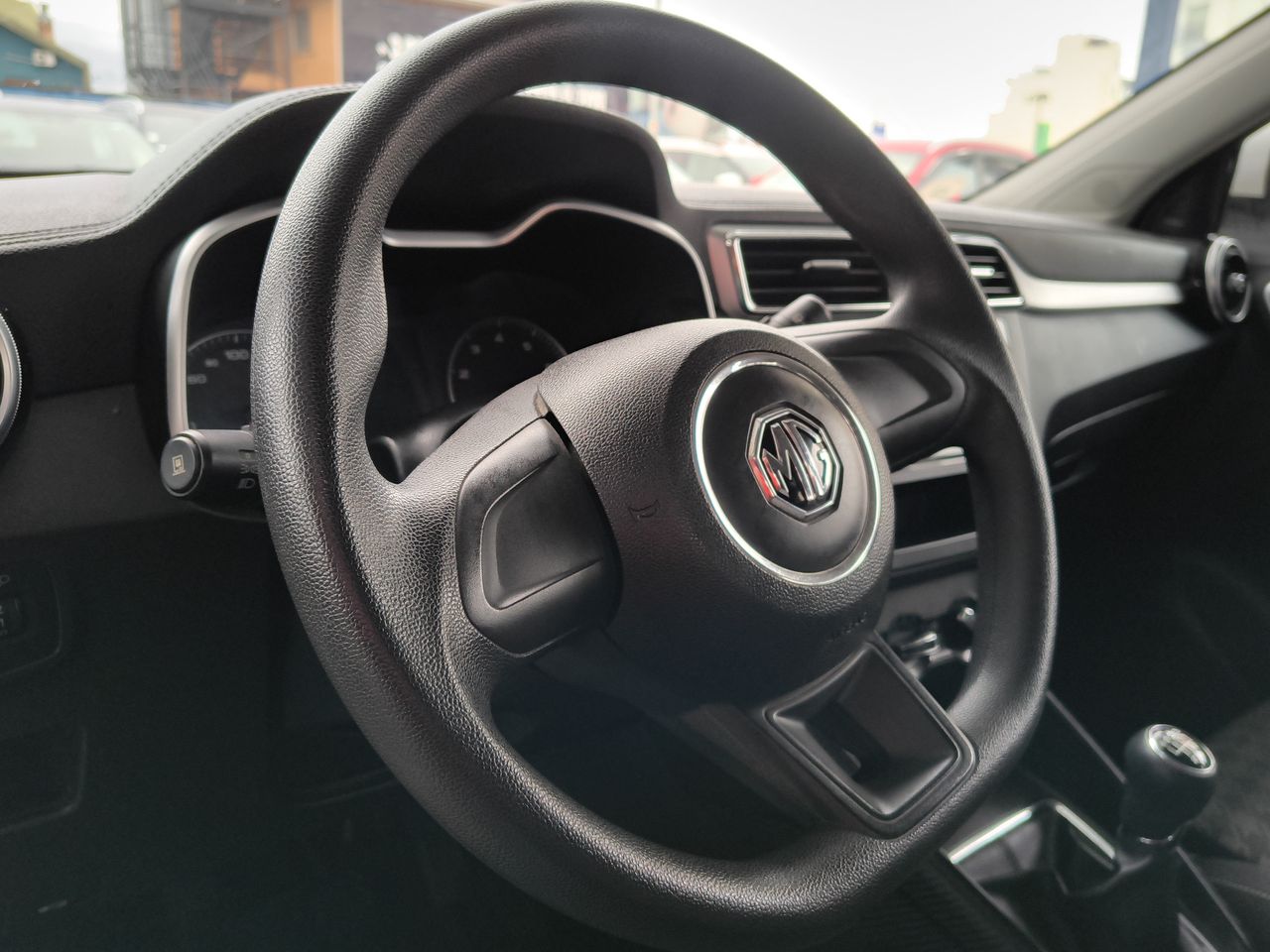 MG Zs — foto 18 de 25