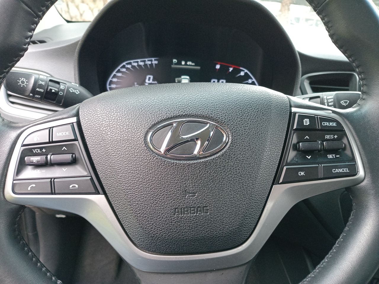 HYUNDAI - 25