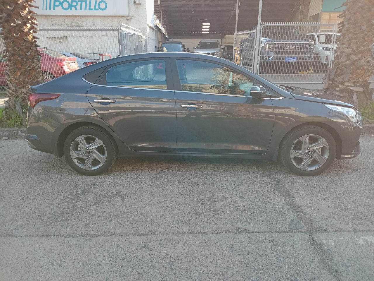 HYUNDAI - 8
