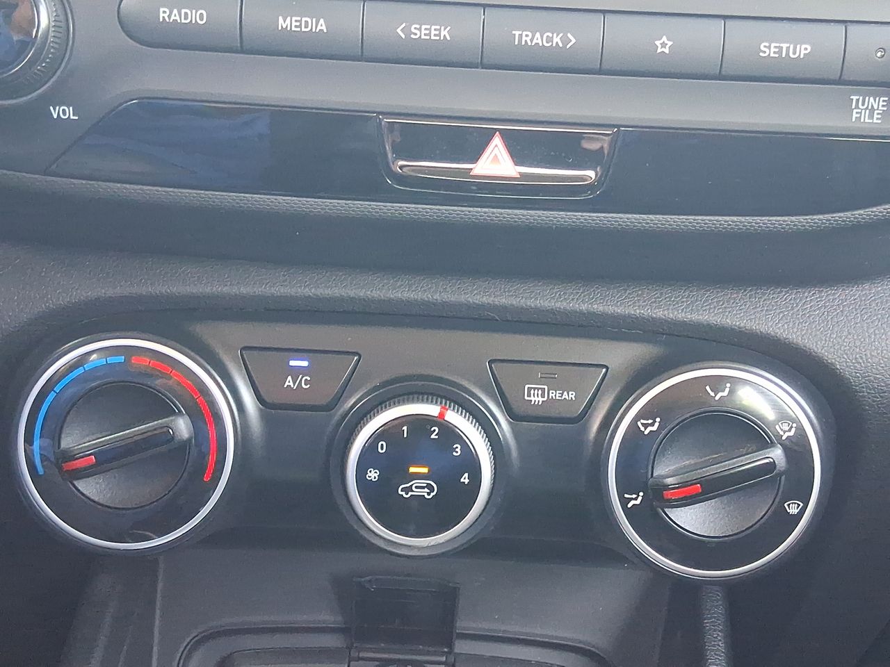 HYUNDAI - 27