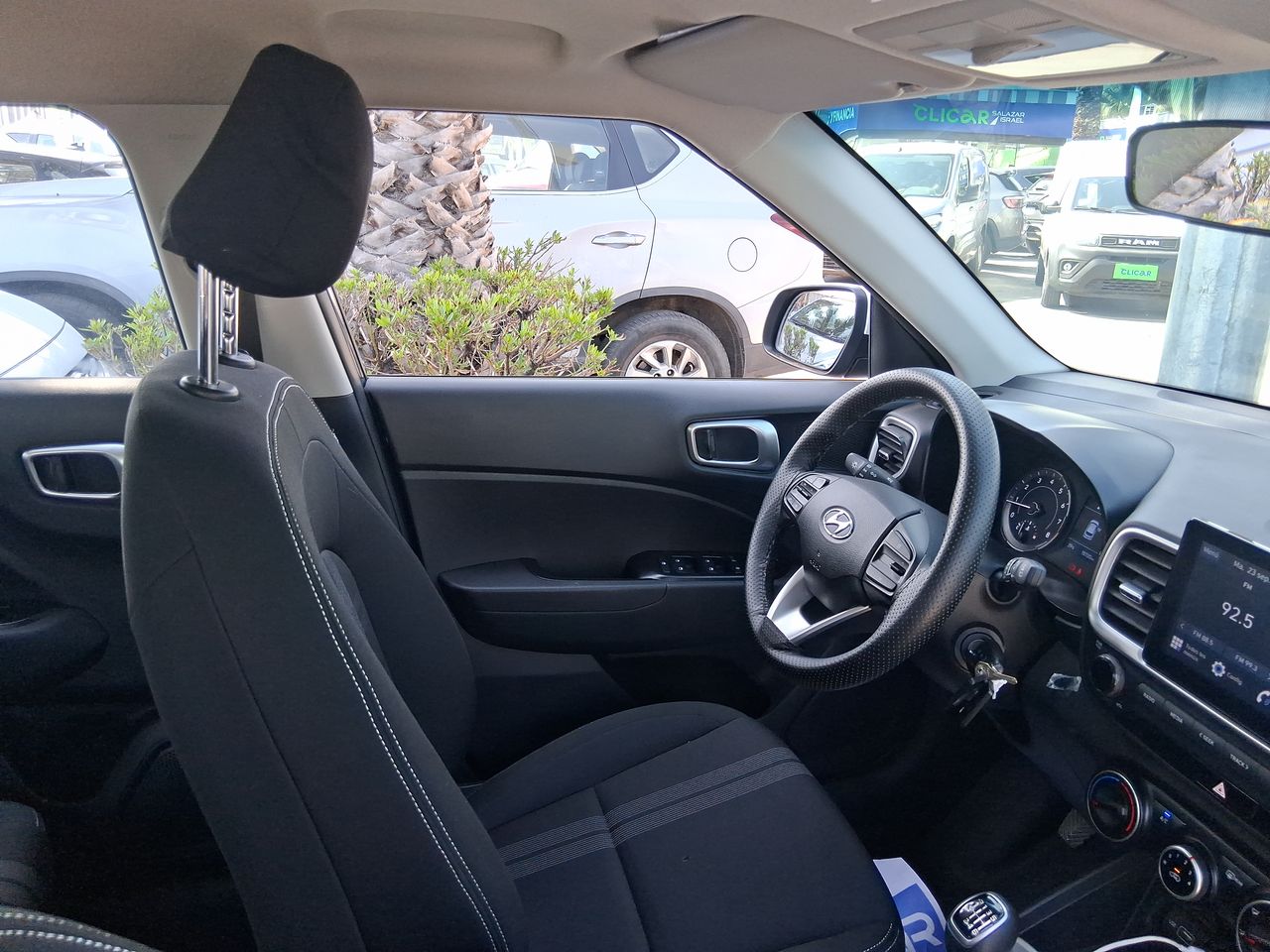 HYUNDAI - 12