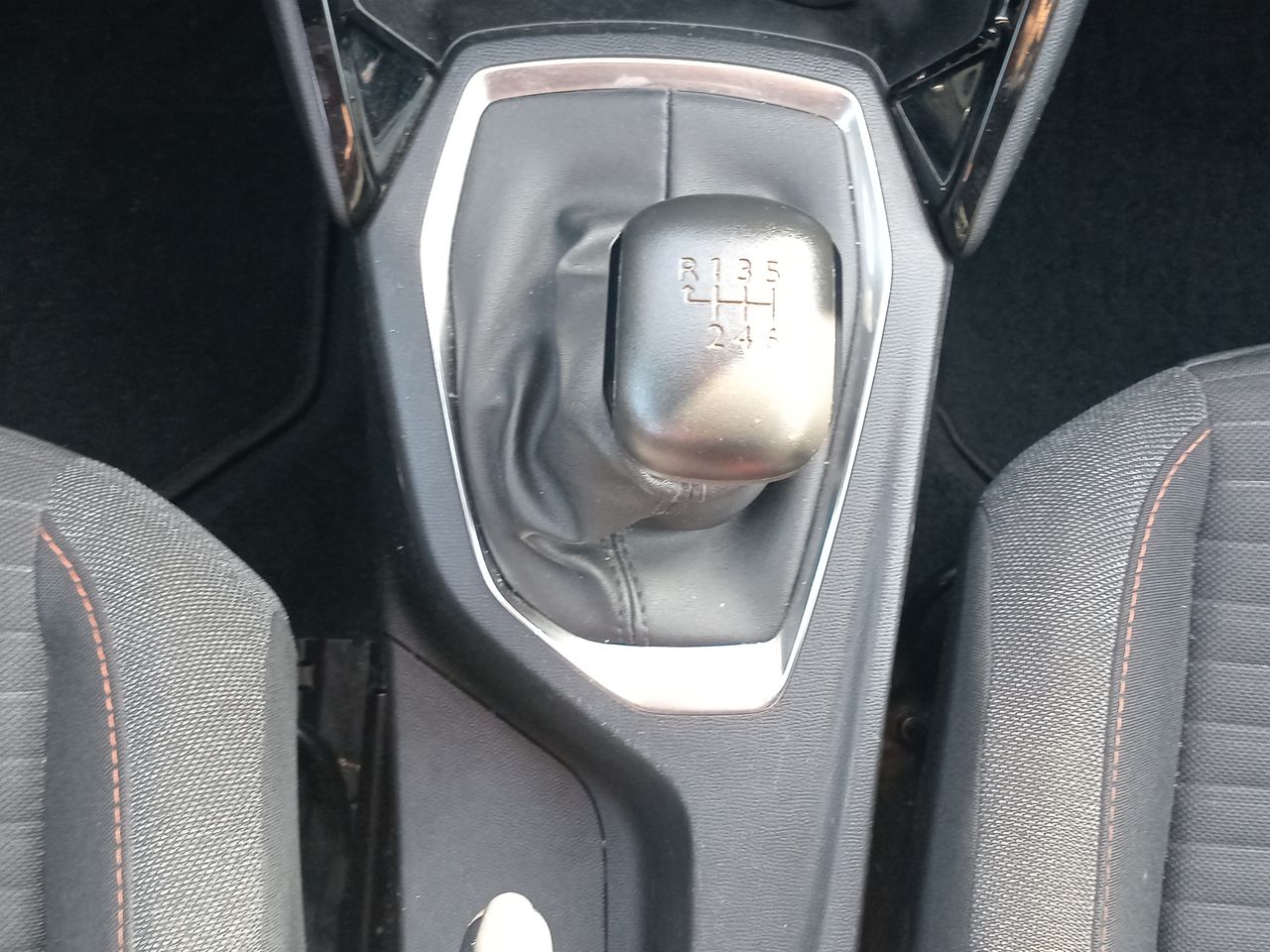 KIA Sportage — foto 21 de 25