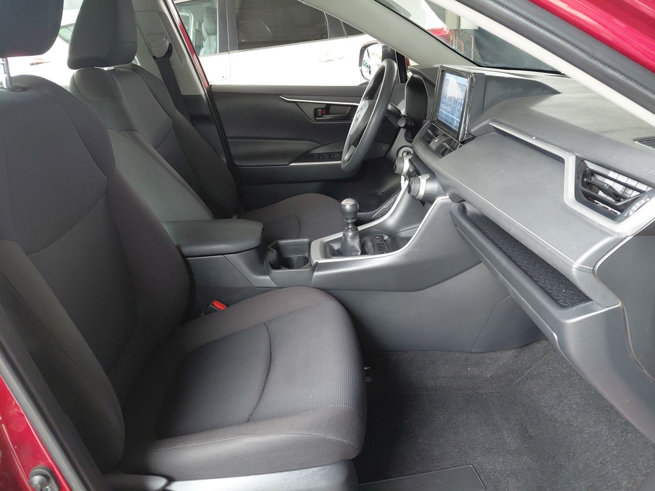 Toyota RAV4 — foto 32 de 33