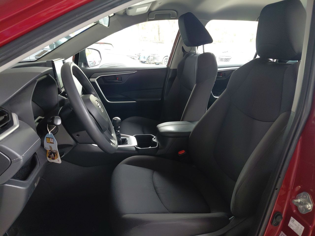 Toyota RAV4 — foto 23 de 33