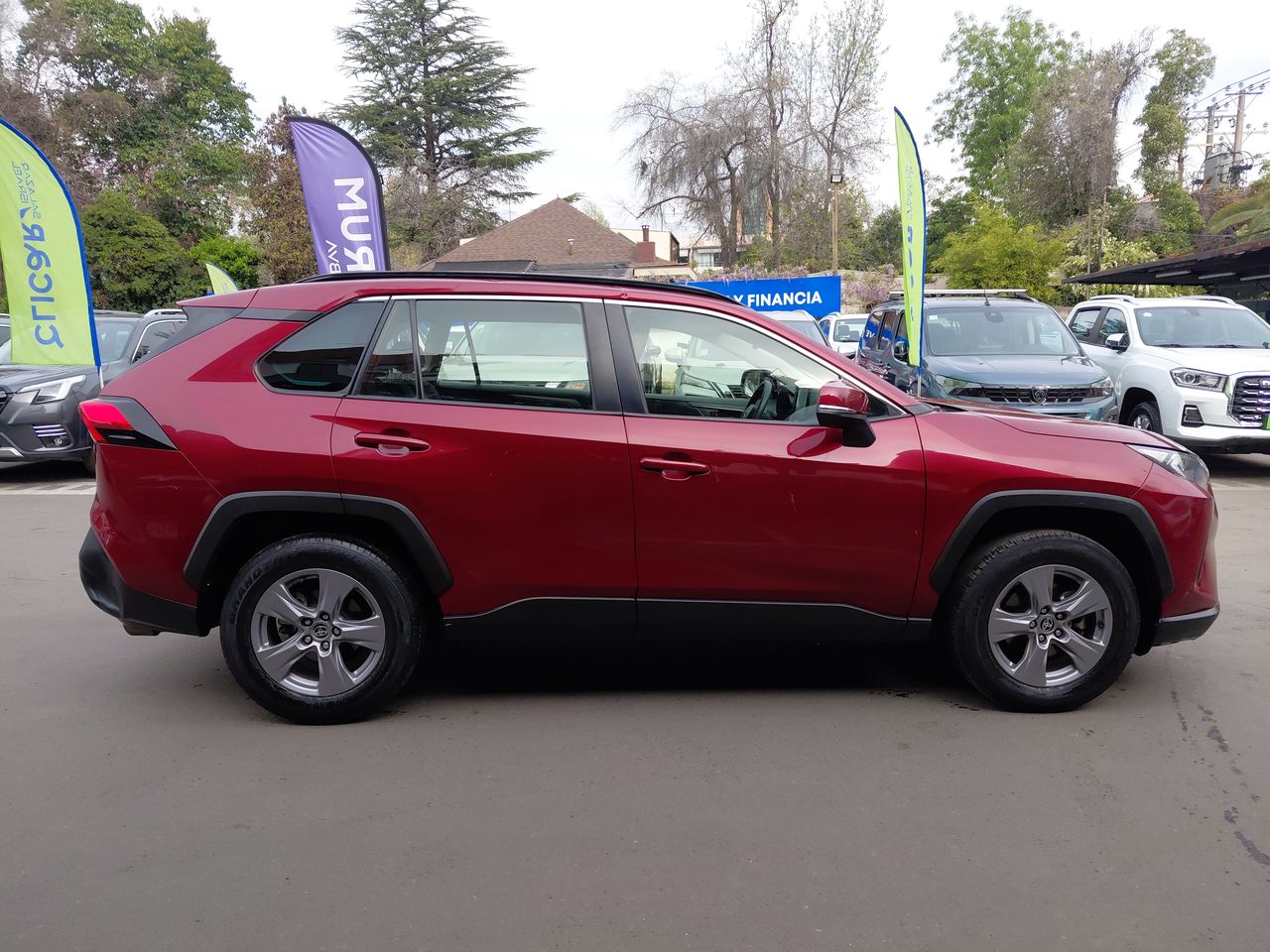 Toyota RAV4 — foto 9 de 33