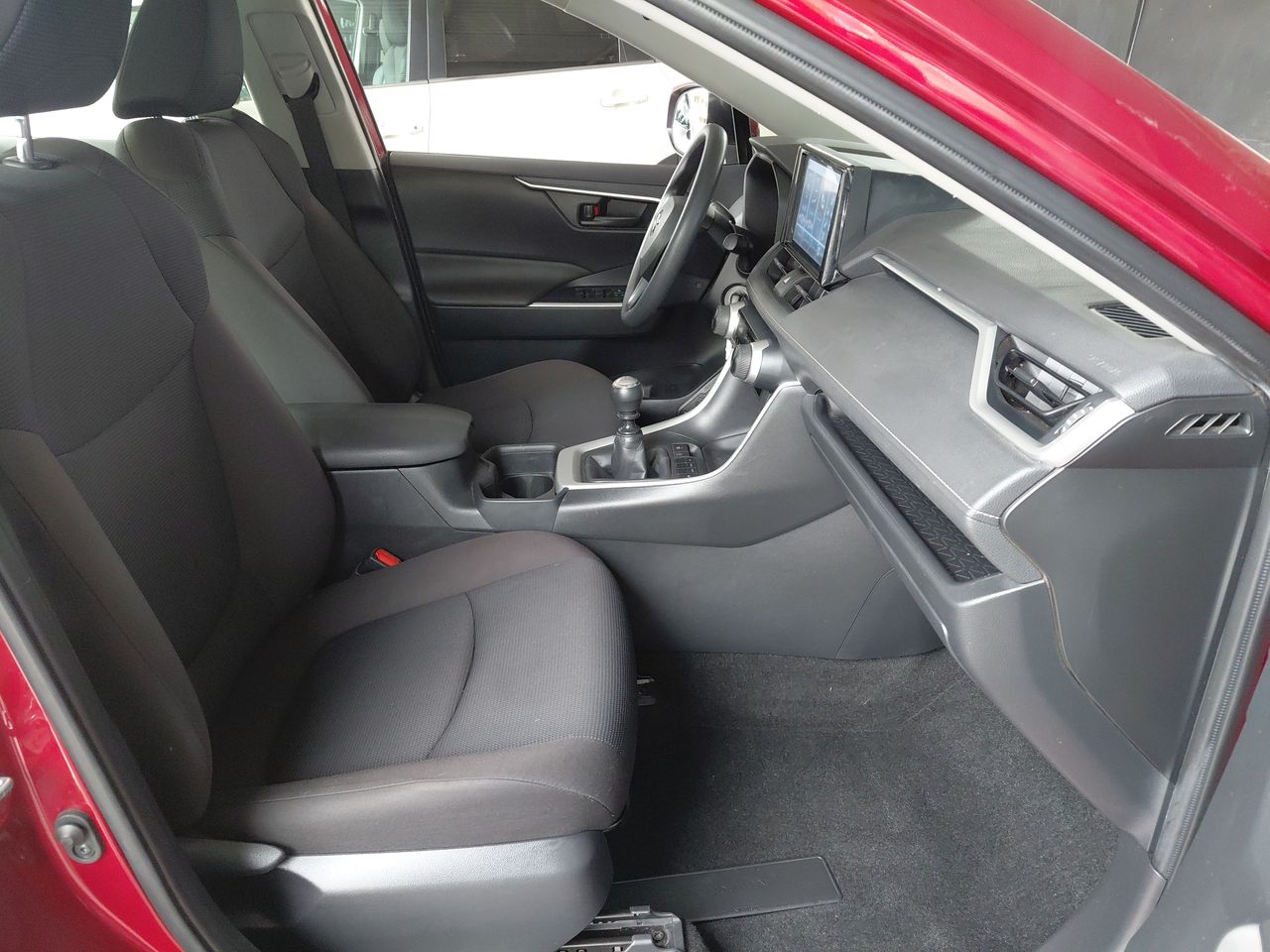 Toyota RAV4 — foto 11 de 33