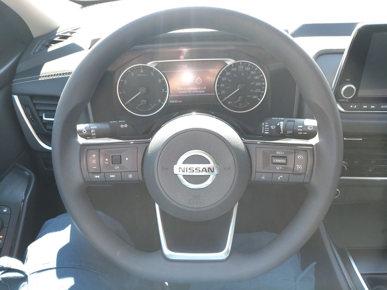 NISSAN - 26