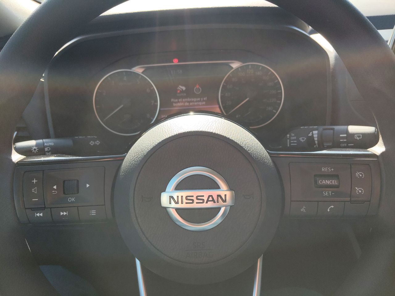 NISSAN - 27