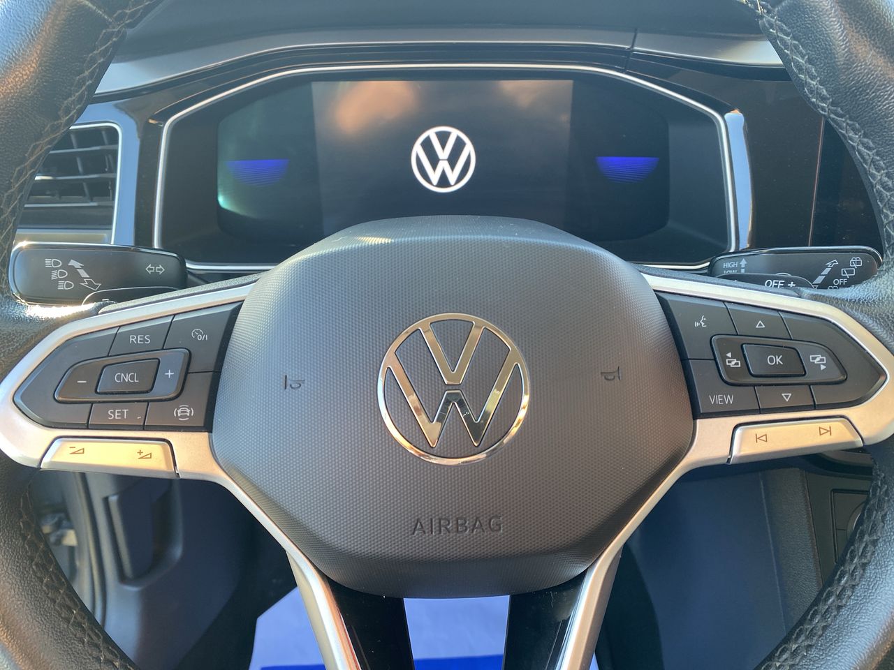 VOLKSWAGEN - 25