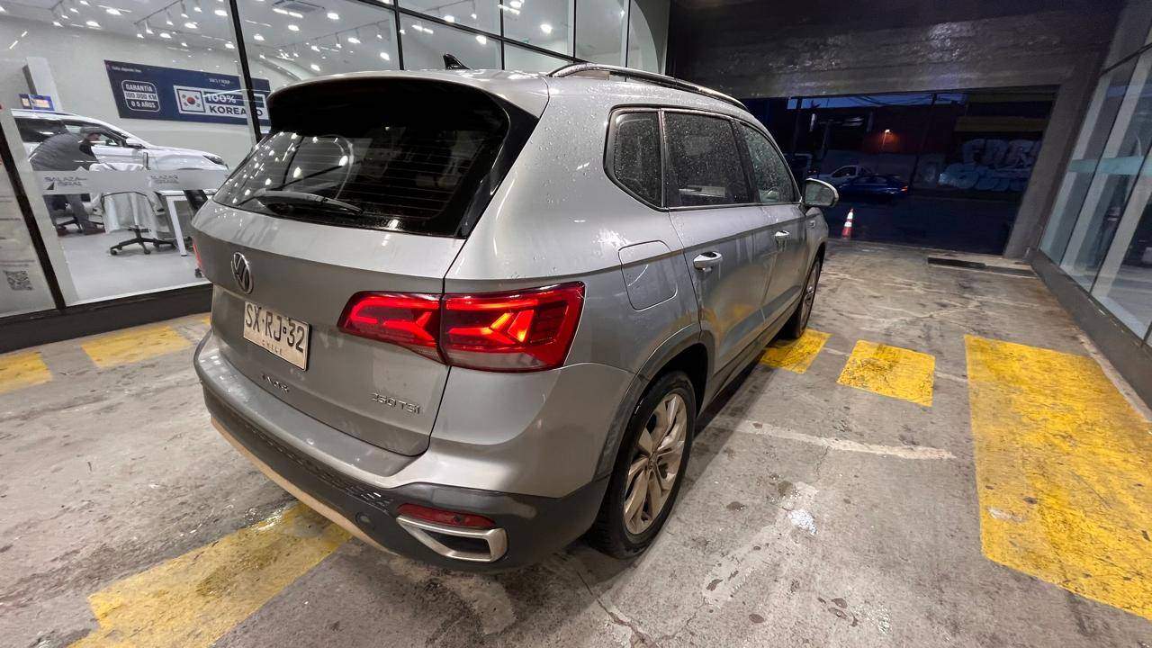 VOLKSWAGEN - 4