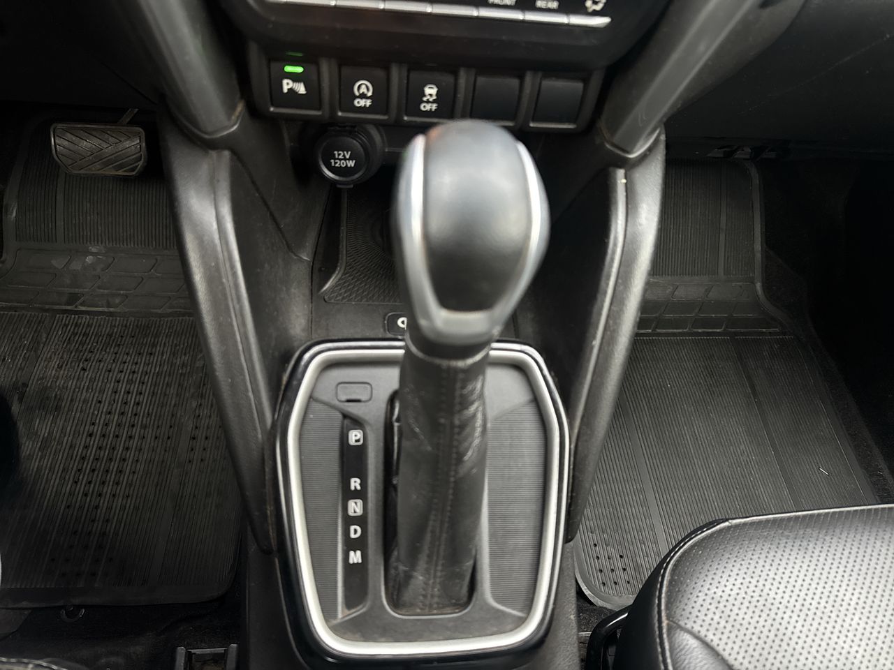 Suzuki Grand Vitara — foto 18 de 19