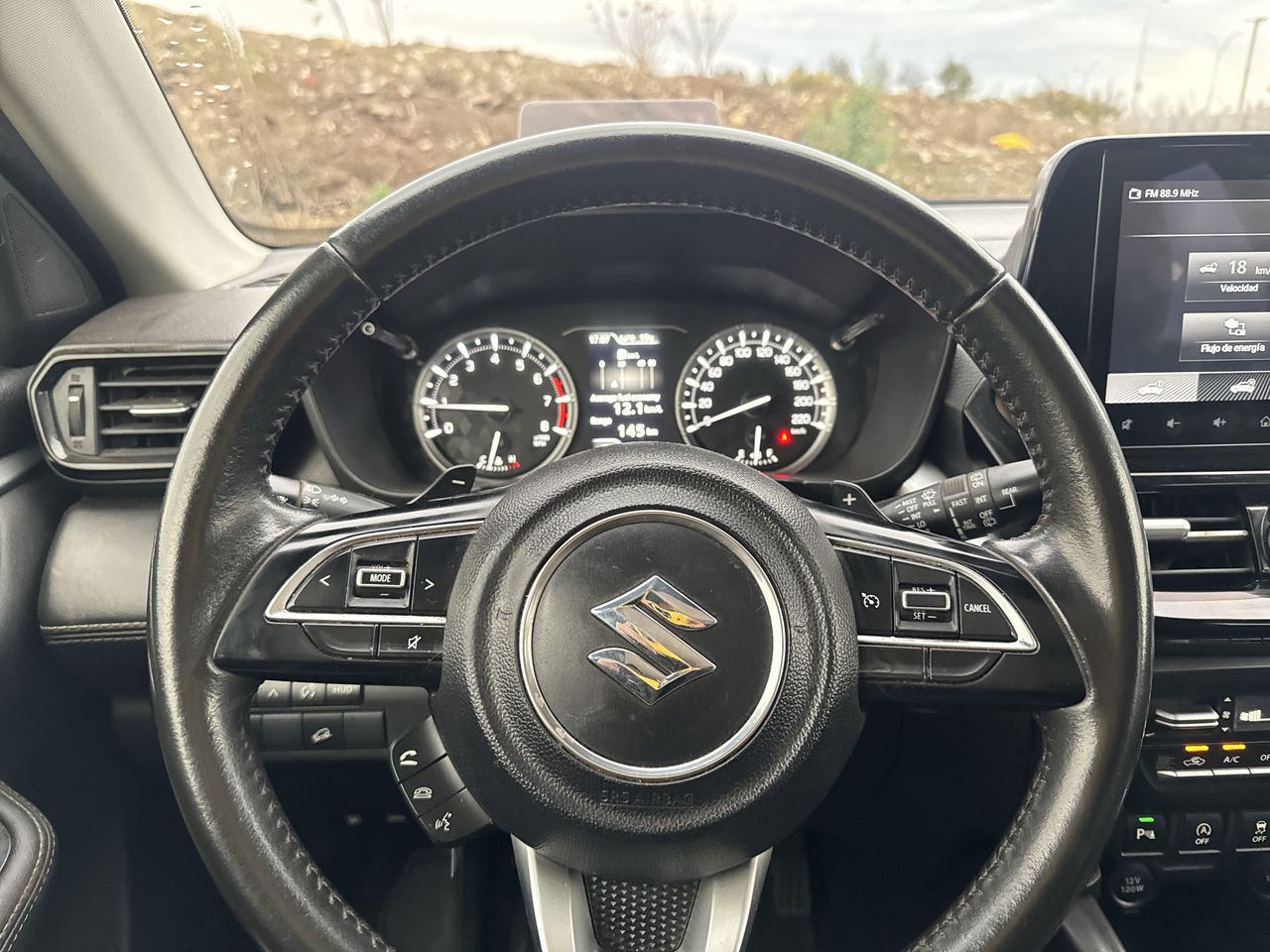 Suzuki Grand Vitara — foto 13 de 19