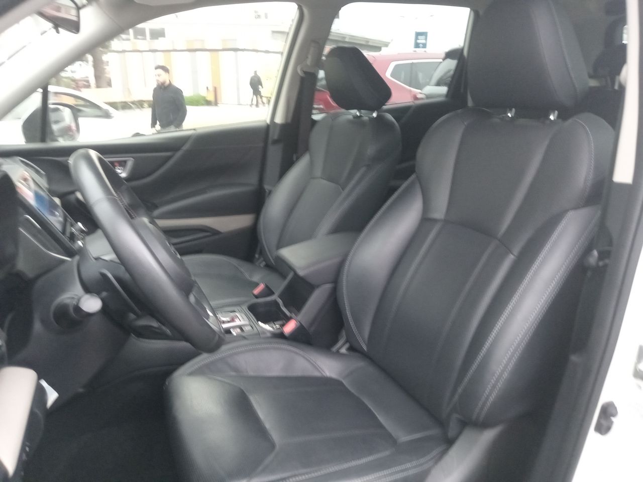Subaru Forester — foto 16 de 28