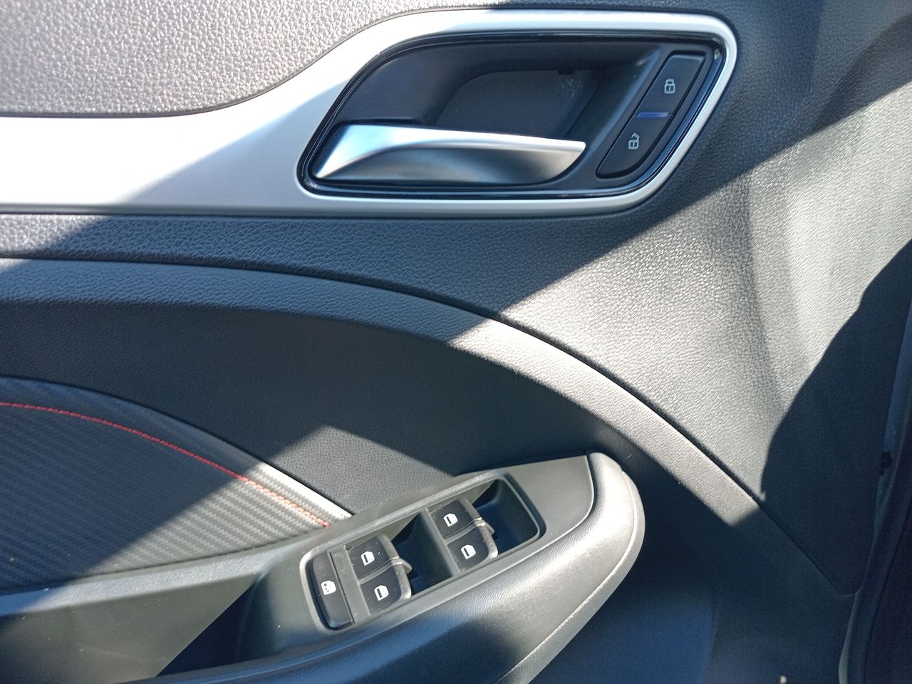 MG Zx — foto 15 de 27