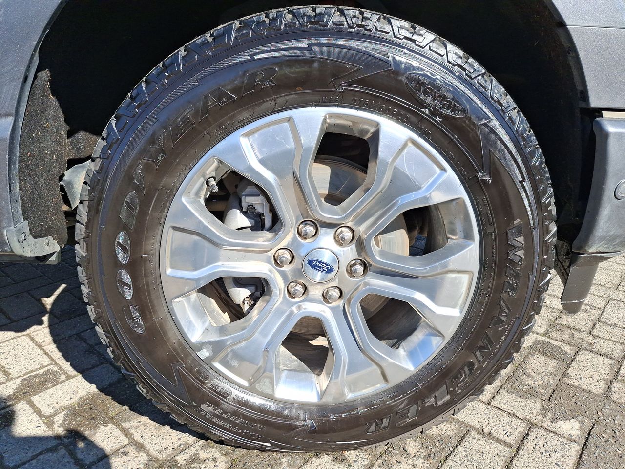 Ford F-150 — foto 16 de 36
