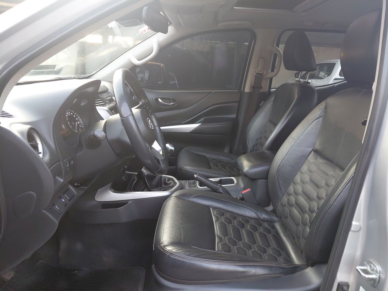 NISSAN - 6