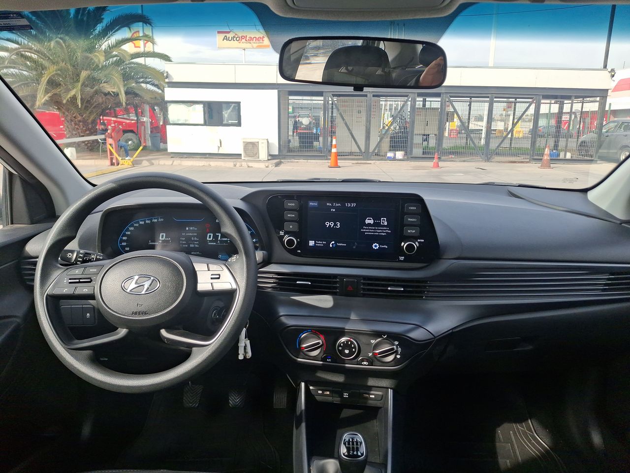 HYUNDAI - 20