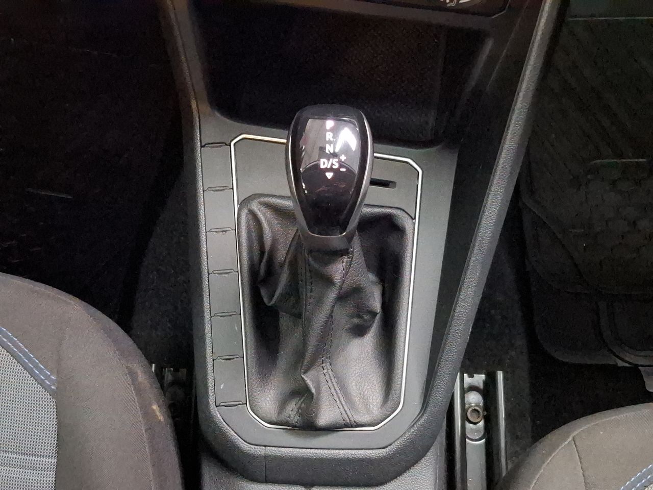 VOLKSWAGEN - 30