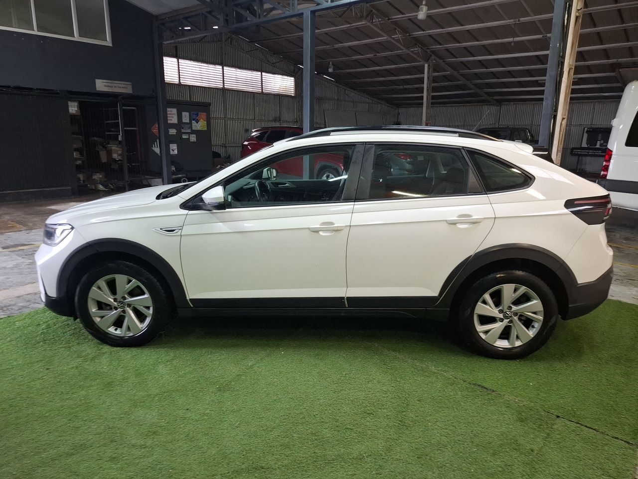 VOLKSWAGEN - 4